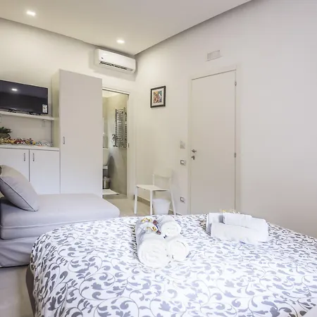 לינה וארוחת בוקר Terrazza Aragon And נאפולי