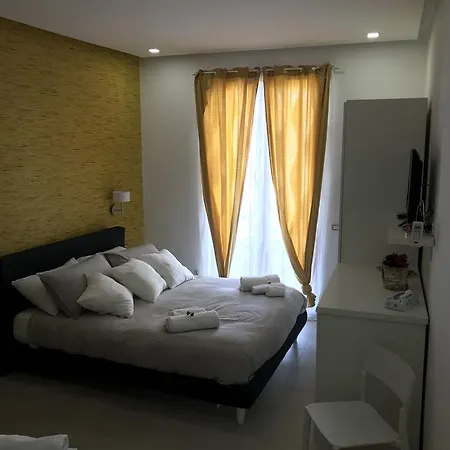 Terrazza Aragon And לינה וארוחת בוקר