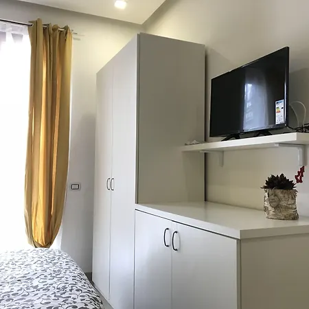 Terrazza Aragon And Nocleg ze śniadaniem 3*