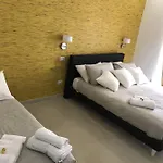 Terrazza Aragon And Bed and breakfast Nápoles